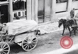 Standbild deutsche Soldaten fahren Aumetz Frankreich, 1918, aus Sekunde 55 historischem Filmmaterial Videoclip 65675027353