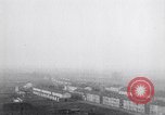 Standbild deutsche Truppen verlassen Aumetz Luxemburg, 1918, aus Sekunde 12 historischem Filmmaterial Videoclip 65675027359