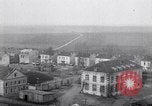 Standbild deutsche Truppen verlassen Aumetz Luxemburg, 1918, aus Sekunde 41 historischem Filmmaterial Videoclip 65675027359
