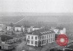 Standbild deutsche Truppen verlassen Aumetz Luxemburg, 1918, aus Sekunde 44 historischem Filmmaterial Videoclip 65675027359