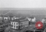 Standbild deutsche Truppen verlassen Aumetz Luxemburg, 1918, aus Sekunde 46 historischem Filmmaterial Videoclip 65675027359