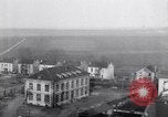 Standbild deutsche Truppen verlassen Aumetz Luxemburg, 1918, aus Sekunde 47 historischem Filmmaterial Videoclip 65675027359