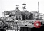 Standbild deutsche Truppen verlassen Aumetz Luxemburg, 1918, aus Sekunde 50 historischem Filmmaterial Videoclip 65675027359