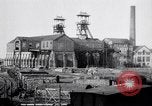 Standbild deutsche Truppen verlassen Aumetz Luxemburg, 1918, aus Sekunde 55 historischem Filmmaterial Videoclip 65675027359