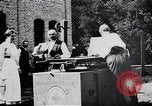 Standbild Outdoor getränke Spender Berlin Deutschland, 1914, aus Sekunde 6 historischem Filmmaterial Videoclip 65675027379
