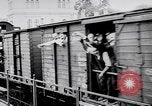 Standbild Neue rekruten Für die Deutsche Armee an Bord eines Zuges Potsdam Deutschland, 1914, aus Sekunde 57 historischem Filmmaterial Videoclip 65675027380