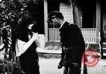 Standbild Manhunt South Carolina United States USA, 1916, aus Sekunde 15 historischem Filmmaterial Videoclip 65675027389