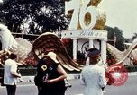 Standbild militärischen Bands Washington DC USA, 1976, aus Sekunde 56 historischem Filmmaterial Videoclip 65675027392