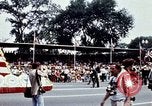 Standbild US Coast Guard in Parade Washington DC USA, 1976, aus Sekunde 59 historischem Filmmaterial Videoclip 65675027393