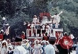 Standbild Liberty Bell Float Washington DC USA, 1976, aus Sekunde 4 historischem Filmmaterial Videoclip 65675027394