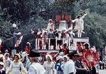 Standbild Liberty Bell Float Washington DC USA, 1976, aus Sekunde 8 historischem Filmmaterial Videoclip 65675027394