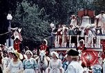 Standbild Liberty Bell Float Washington DC USA, 1976, aus Sekunde 15 historischem Filmmaterial Videoclip 65675027394