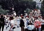 Standbild Liberty Bell Float Washington DC USA, 1976, aus Sekunde 23 historischem Filmmaterial Videoclip 65675027394