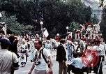 Standbild Liberty Bell Float Washington DC USA, 1976, aus Sekunde 24 historischem Filmmaterial Videoclip 65675027394