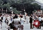 Standbild Liberty Bell Float Washington DC USA, 1976, aus Sekunde 27 historischem Filmmaterial Videoclip 65675027394