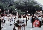 Standbild Liberty Bell Float Washington DC USA, 1976, aus Sekunde 30 historischem Filmmaterial Videoclip 65675027394