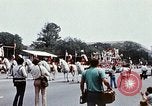 Standbild Liberty Bell Float Washington DC USA, 1976, aus Sekunde 61 historischem Filmmaterial Videoclip 65675027394