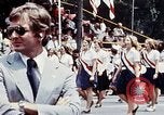 Standbild Jugend in Schärpen Washington DC USA, 1976, aus Sekunde 20 historischem Filmmaterial Videoclip 65675027403