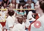 Standbild Jugend in Schärpen Washington DC USA, 1976, aus Sekunde 34 historischem Filmmaterial Videoclip 65675027403