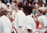 Standbild Jugend in Schärpen Washington DC USA, 1976, aus Sekunde 38 historischem Filmmaterial Videoclip 65675027403
