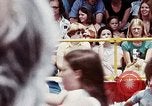 Standbild Jugend in Schärpen Washington DC USA, 1976, aus Sekunde 43 historischem Filmmaterial Videoclip 65675027403