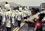 Standbild Bicentennial Parade Washington DC USA, 1976, aus Sekunde 12 historischem Filmmaterial Videoclip 65675027428