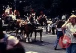 Standbild Bicentennial Parade Washington DC USA, 1976, aus Sekunde 26 historischem Filmmaterial Videoclip 65675027428