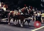 Standbild Bicentennial Parade Washington DC USA, 1976, aus Sekunde 29 historischem Filmmaterial Videoclip 65675027428