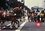 Standbild Bicentennial Parade Washington DC USA, 1976, aus Sekunde 31 historischem Filmmaterial Videoclip 65675027428