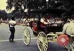 Standbild Bicentennial Parade Washington DC USA, 1976, aus Sekunde 53 historischem Filmmaterial Videoclip 65675027428