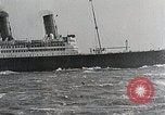 Standbild ozeandampfer und Flugzeuge New York United States USA, 1938, aus Sekunde 23 historischem Filmmaterial Videoclip 65675027430