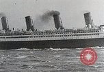 Standbild ozeandampfer und Flugzeuge New York United States USA, 1938, aus Sekunde 26 historischem Filmmaterial Videoclip 65675027430