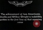Standbild Wright Brothers frühen Segelflugzeuge United States USA, 1938, aus Sekunde 21 historischem Filmmaterial Videoclip 65675027431