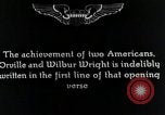 Standbild Wright Brothers frühen Segelflugzeuge United States USA, 1938, aus Sekunde 23 historischem Filmmaterial Videoclip 65675027431