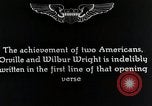 Standbild Wright Brothers frühen Segelflugzeuge United States USA, 1938, aus Sekunde 26 historischem Filmmaterial Videoclip 65675027431