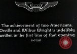 Standbild Wright Brothers frühen Segelflugzeuge United States USA, 1938, aus Sekunde 27 historischem Filmmaterial Videoclip 65675027431