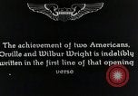 Standbild Wright Brothers frühen Segelflugzeuge United States USA, 1938, aus Sekunde 28 historischem Filmmaterial Videoclip 65675027431