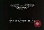 Standbild Wright Brothers frühen Segelflugzeuge United States USA, 1938, aus Sekunde 33 historischem Filmmaterial Videoclip 65675027431