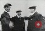 Standbild Wright Brothers frühen Segelflugzeuge United States USA, 1938, aus Sekunde 35 historischem Filmmaterial Videoclip 65675027431