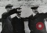 Standbild Wright Brothers frühen Segelflugzeuge United States USA, 1938, aus Sekunde 38 historischem Filmmaterial Videoclip 65675027431