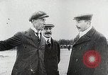 Standbild Wright Brothers frühen Segelflugzeuge United States USA, 1938, aus Sekunde 44 historischem Filmmaterial Videoclip 65675027431