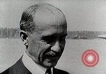 Standbild Wright Brothers frühen Segelflugzeuge United States USA, 1938, aus Sekunde 52 historischem Filmmaterial Videoclip 65675027431