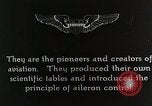 Standbild Wright Brothers frühen Segelflugzeuge United States USA, 1938, aus Sekunde 59 historischem Filmmaterial Videoclip 65675027431