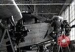 Standbild Mechanik Wartung durchführen Detroit Michigan United States USA, 1928, aus Sekunde 1 historischem Filmmaterial Videoclip 65675027448