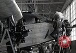 Standbild Mechanik Wartung durchführen Detroit Michigan United States USA, 1928, aus Sekunde 4 historischem Filmmaterial Videoclip 65675027448