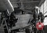 Standbild Mechanik Wartung durchführen Detroit Michigan United States USA, 1928, aus Sekunde 5 historischem Filmmaterial Videoclip 65675027448