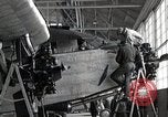 Standbild Mechanik Wartung durchführen Detroit Michigan United States USA, 1928, aus Sekunde 7 historischem Filmmaterial Videoclip 65675027448