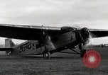 Standbild Mechanik Wartung durchführen Detroit Michigan United States USA, 1928, aus Sekunde 17 historischem Filmmaterial Videoclip 65675027448