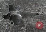 Standbild Mechanik Wartung durchführen Detroit Michigan United States USA, 1928, aus Sekunde 26 historischem Filmmaterial Videoclip 65675027448