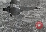 Standbild Mechanik Wartung durchführen Detroit Michigan United States USA, 1928, aus Sekunde 30 historischem Filmmaterial Videoclip 65675027448
